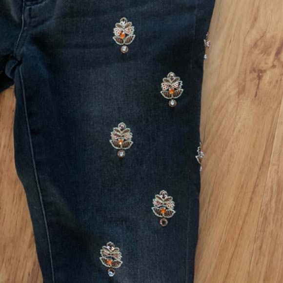 ANTHROPOLOGY PILCRO EMBELLISHED HIGH RISE JEANS 25 - Picture 9 of 9